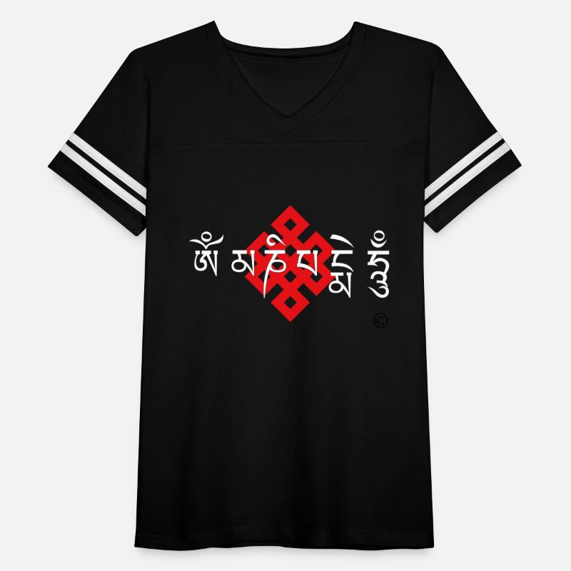 Auspicious knot and six character motto